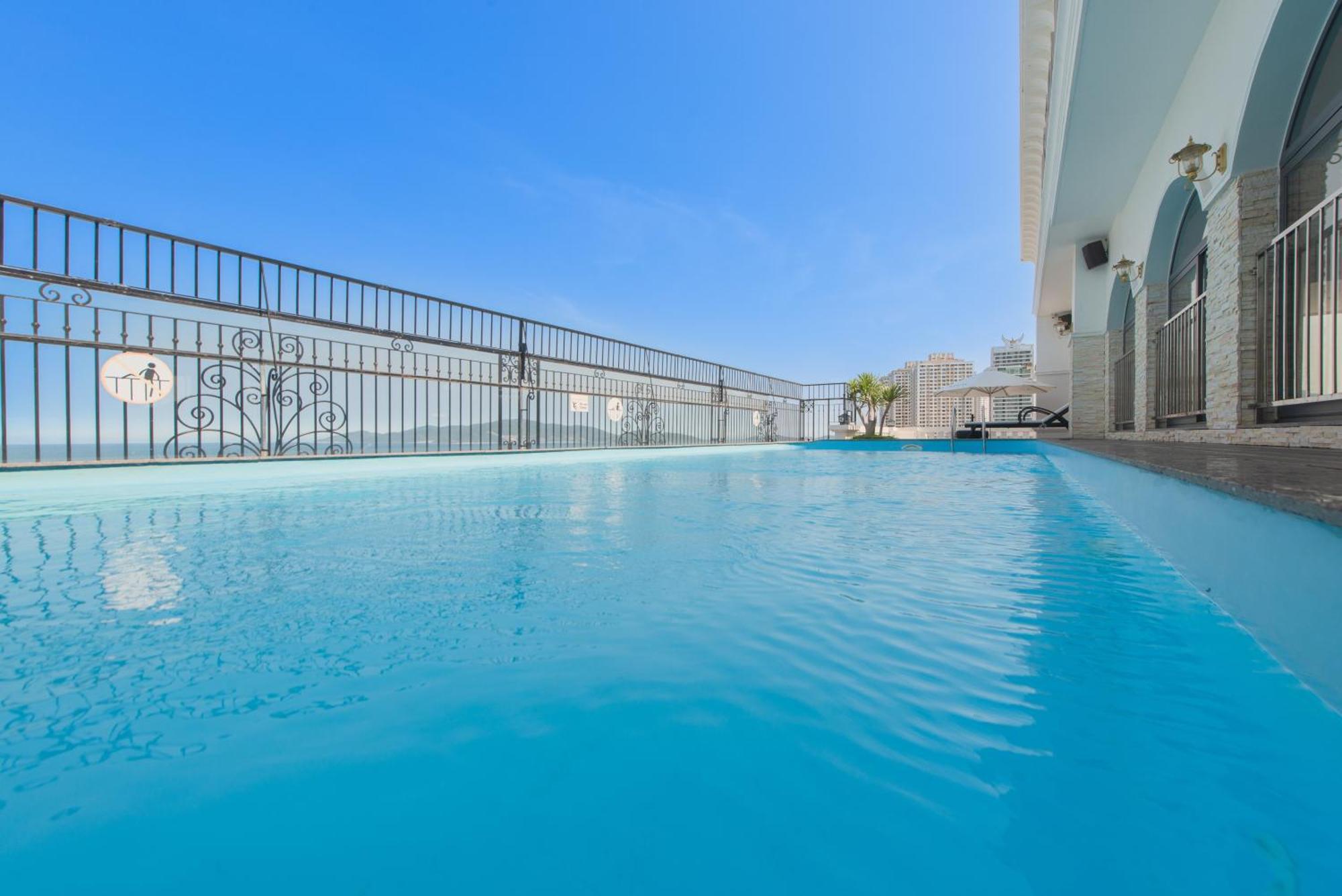 Daphovina Hotel Nha Trang Kültér fotó