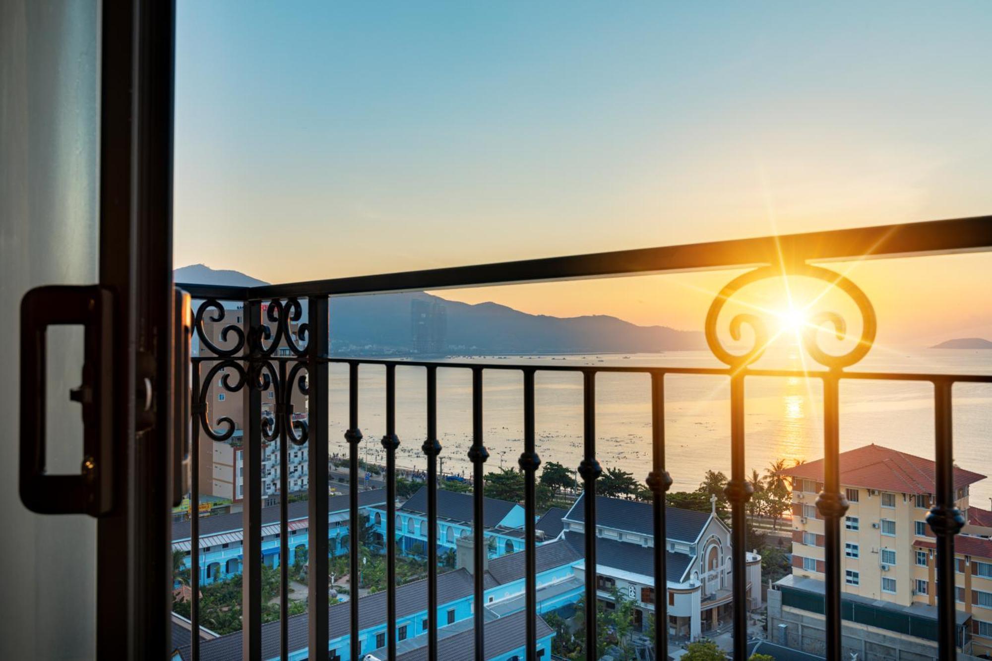 Daphovina Hotel Nha Trang Kültér fotó